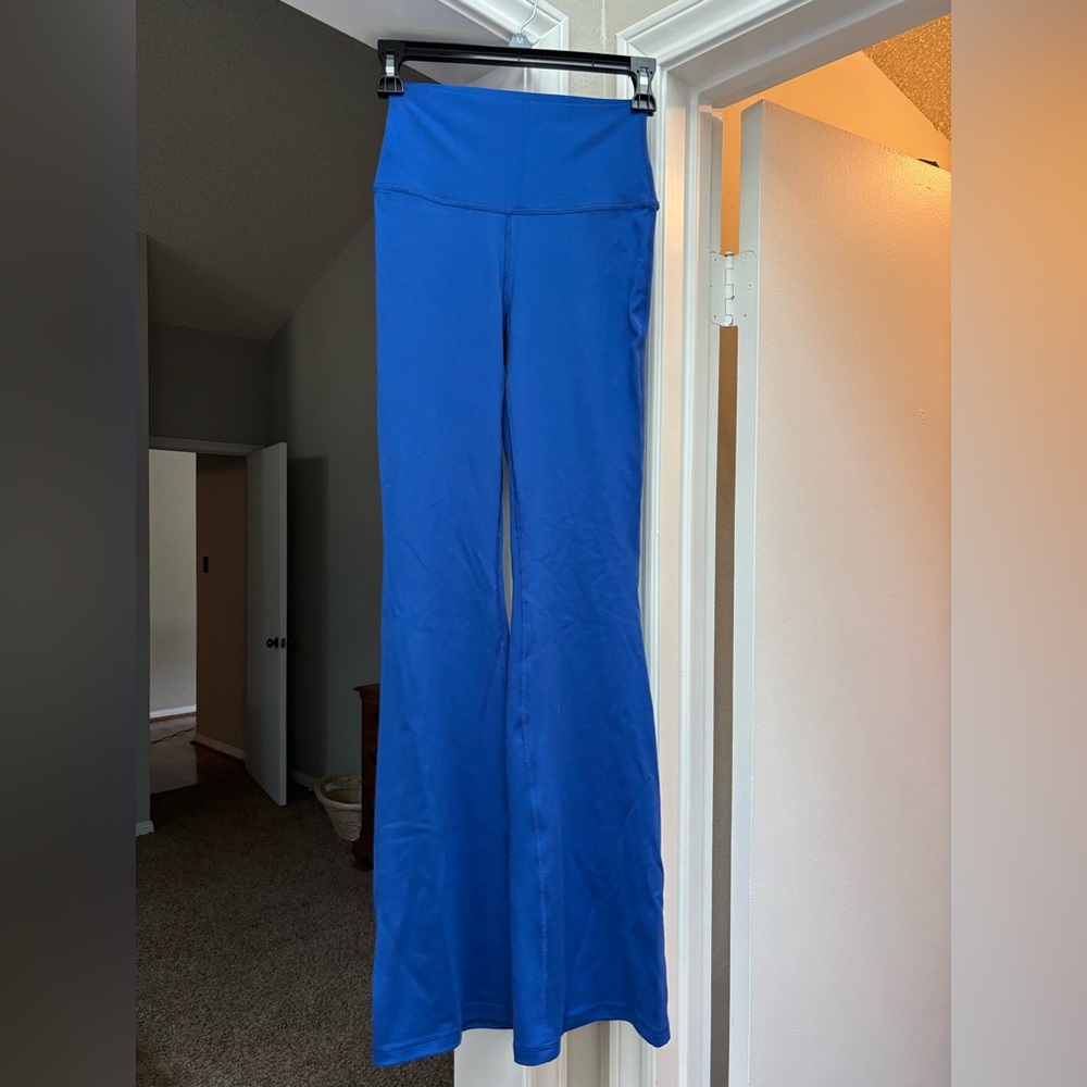 Gilly Hicks Flare Leggings
